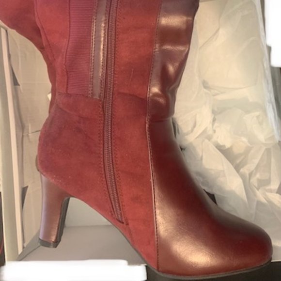 SEXY US  women's Ashley Stewart's KNEE HIGH 8W WIDE burgundy animal print boots - Picture 4 of 15